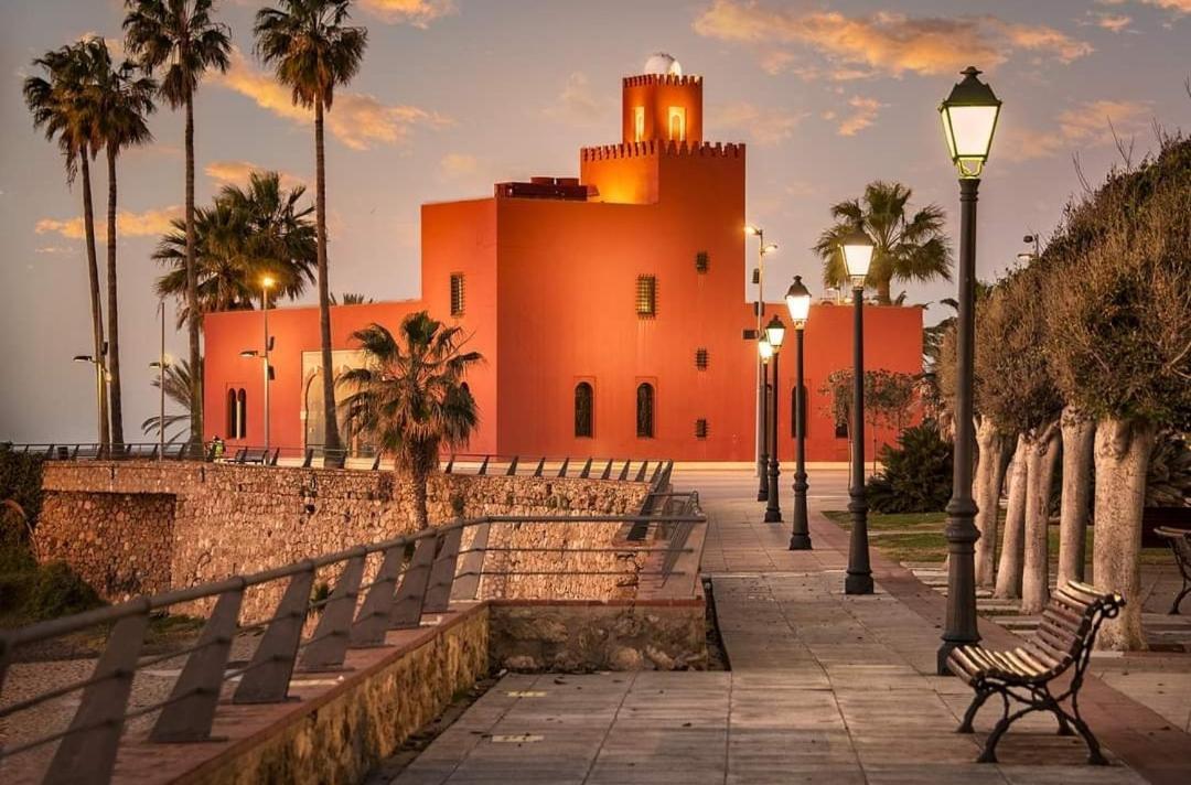 El Estudio De La Playa Benalbeach Vistas Al Mar بينالماذينا المظهر الخارجي الصورة
