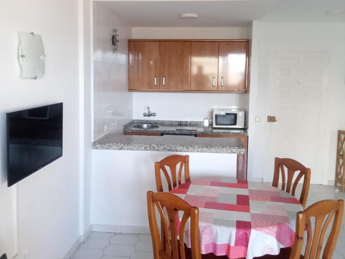 El Estudio De La Playa Benalbeach Vistas Al Mar بينالماذينا الغرفة الصورة