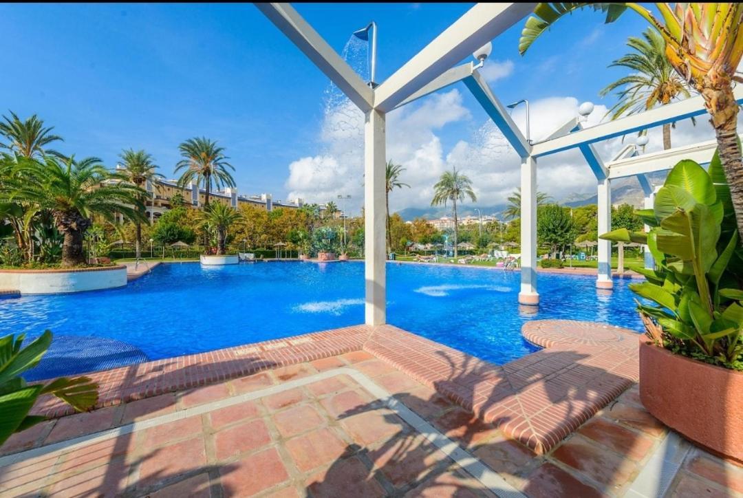 El Estudio De La Playa Benalbeach Vistas Al Mar بينالماذينا المظهر الخارجي الصورة