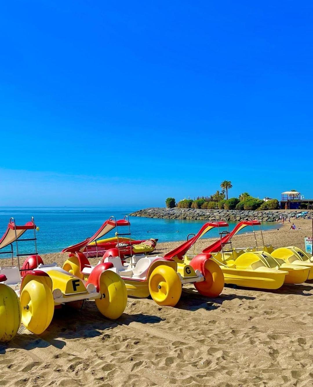 El Estudio De La Playa Benalbeach Vistas Al Mar بينالماذينا المظهر الخارجي الصورة