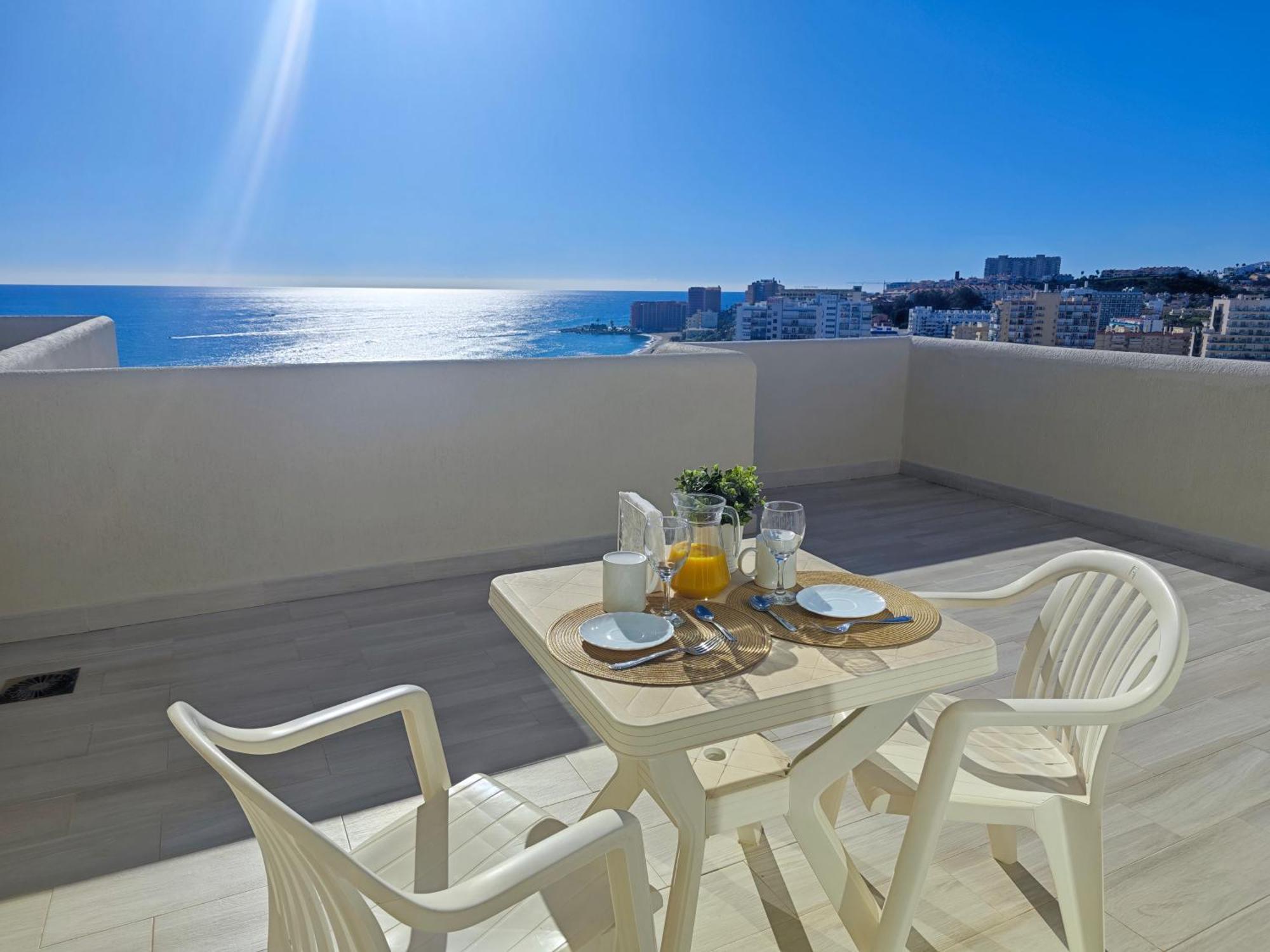 El Estudio De La Playa Benalbeach Vistas Al Mar بينالماذينا المظهر الخارجي الصورة