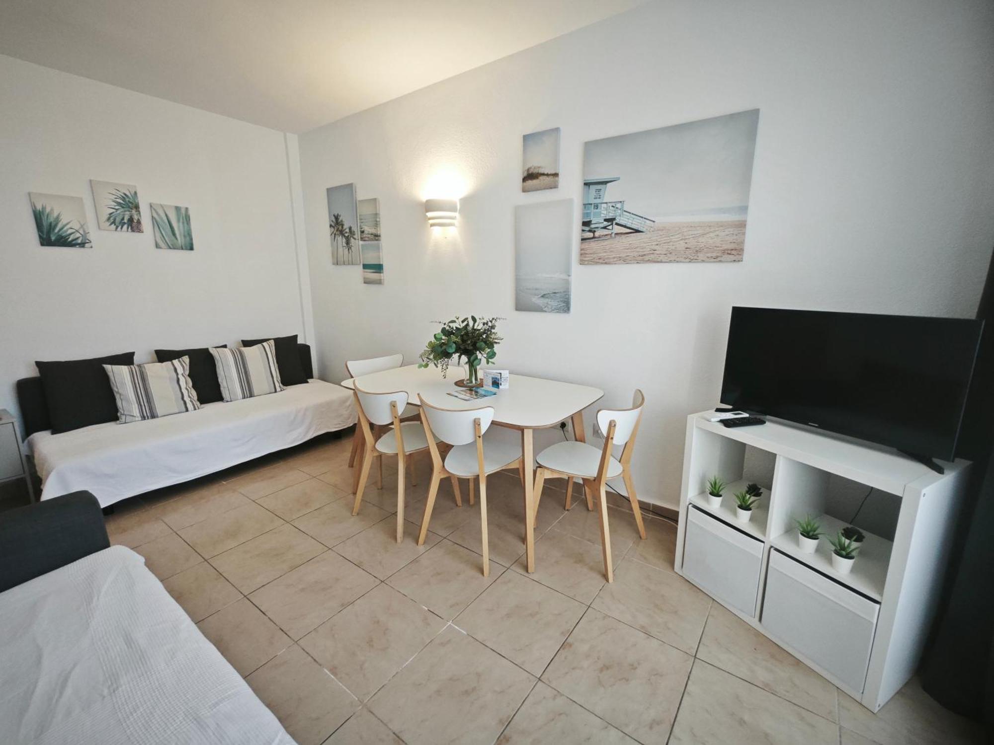El Estudio De La Playa Benalbeach Vistas Al Mar بينالماذينا المظهر الخارجي الصورة